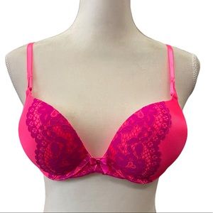 Victoria’s Secrets Miraculous Plunge Bra - Size 34B